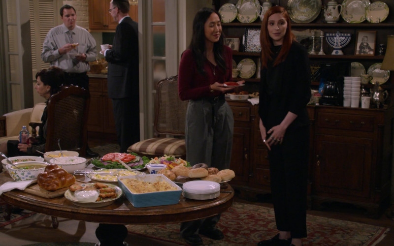 Cuisinart Black Coffee Maker in How I Met Your Father S01E05 The Good Mom