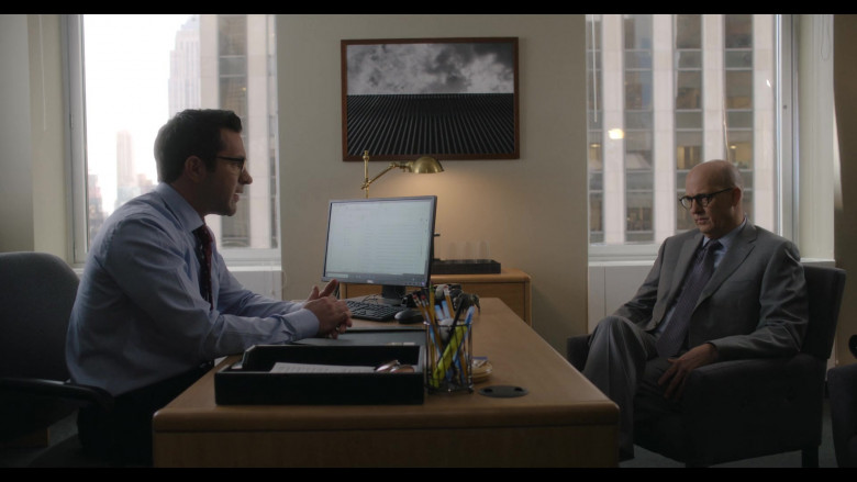 Dell Computer Monitors in Inventing Anna S01E04 A Wolf in Chic Clothing (4)