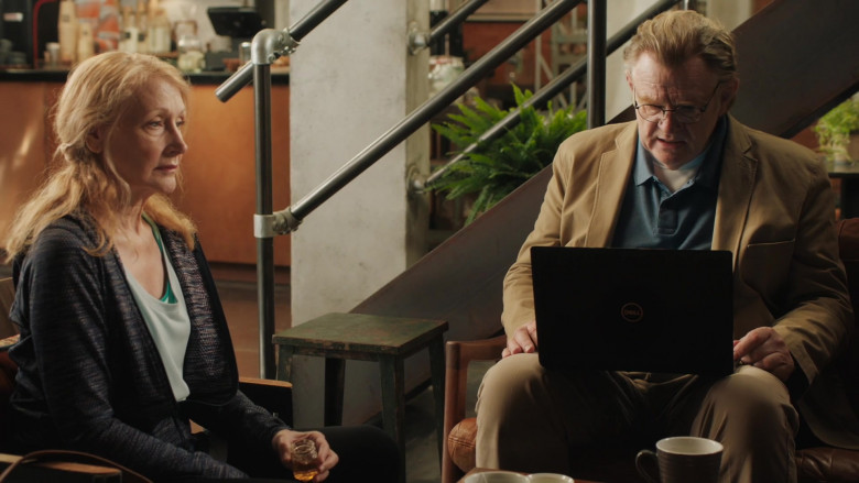 Dell Laptop of Brendan Gleeson as Scott in State of the Union S02E02 TV Show 2022 (1)