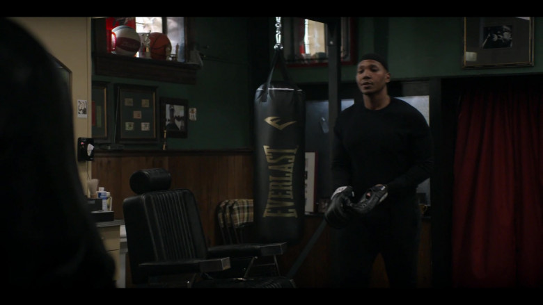 Everlast Punching Bag in Power Book IV Force S01E04 Storm Clouds (2022)