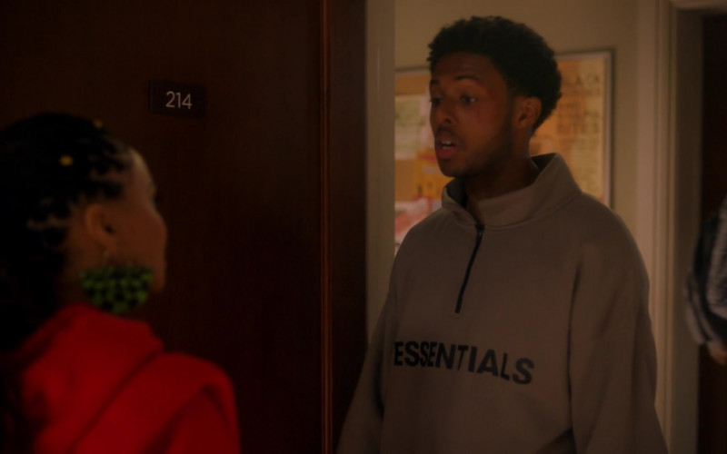 Fear of God ESSENTIALS Pullover in Grown-ish S04E11 "Movin' Different" (2022)