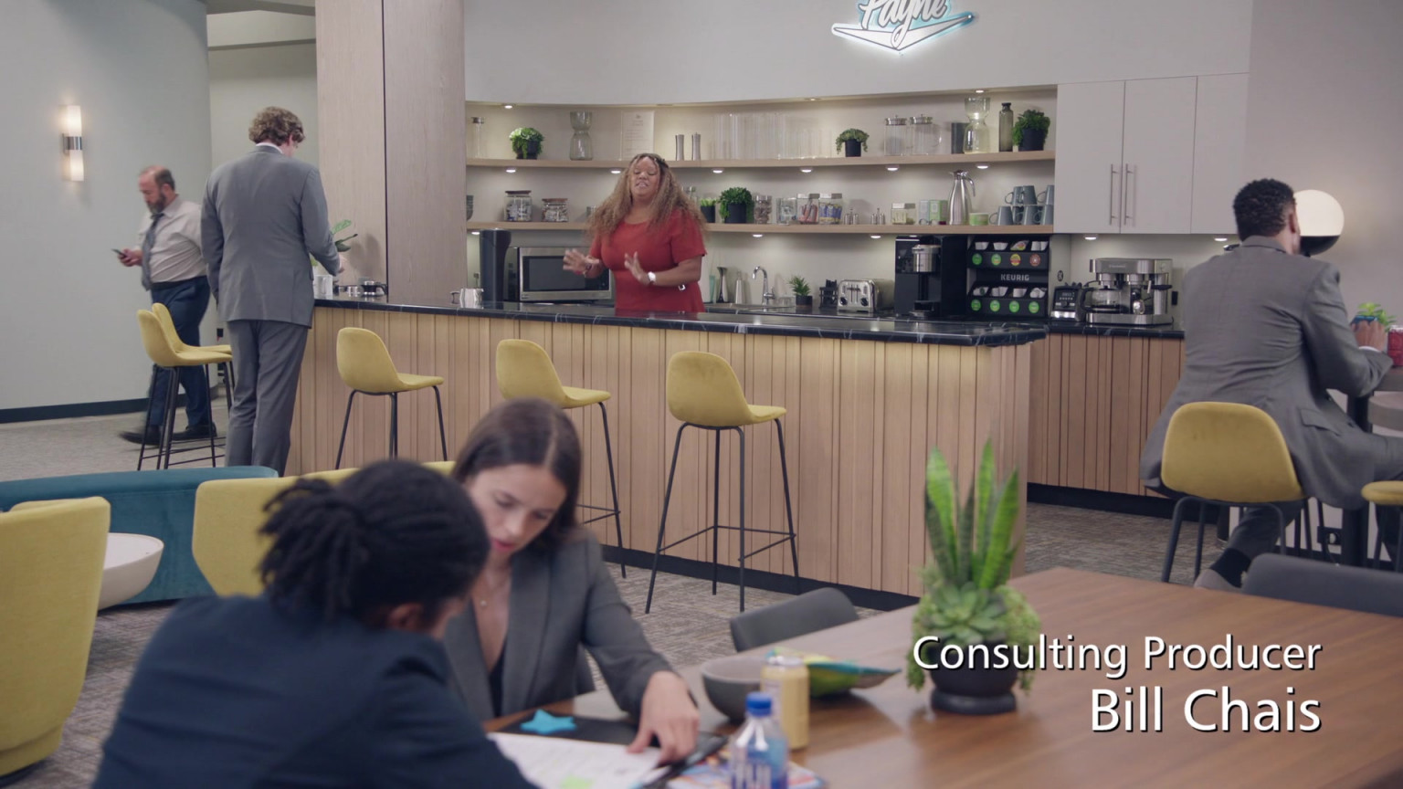 Fiji Water In American Auto S01E07 "Recall" (2022)