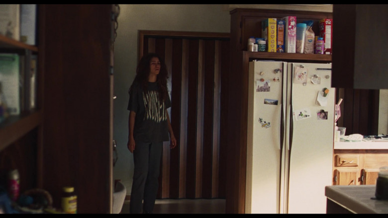 General Mills Cheerios and Kellogg’s Cereals in Euphoria S02E05 Stand Still Like the Hummingbird (1)