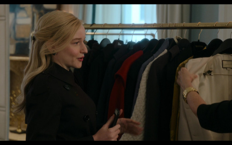 Gucci Women’s Coat Worn by Kate Burton as Nora in Inventing Anna S01E03 Two Birds, One Throne (1)