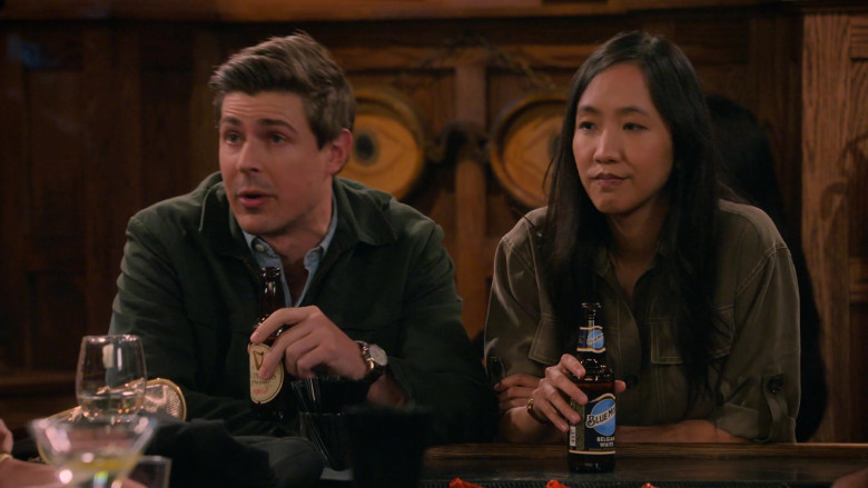Guinness and Blue Moon Beer Bottles in How I Met Your Father S01E04 Dirrty Thirty (2022)