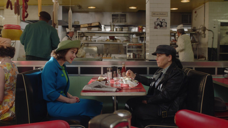 Heinz Tomato Ketchup in The Marvelous Mrs. Maisel S04E01 Rumble on the Wonder Wheel (2)