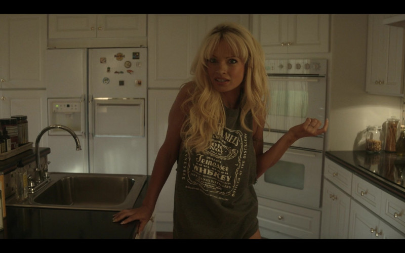 Jack Daniel’s Old No.7 Tennessee Whiskey Tank Tee of Lily James as Pamela Anderson in Pam & Tommy S01E01 TV Show (1)
