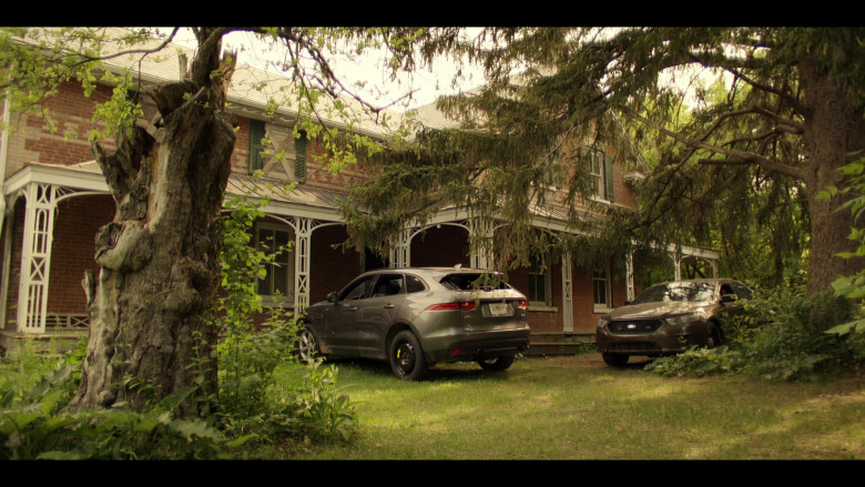 Jaguar F-Pace Car of Cast Member Alan Ritchson as Jack Reacher in Reacher S01E04 In a Tree (6)