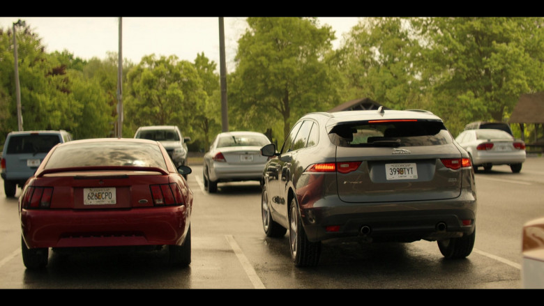 Jaguar F-pace Car of Alan Ritchson as Jack Reacher in Reacher S01E03 Spoonful (1)