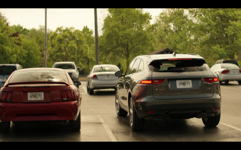 Jaguar F-pace Car of Alan Ritchson as Jack Reacher in Reacher S01E03 Spoonful (1)