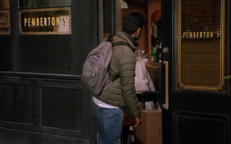 JanSport Backpack in How I Met Your Father S01E06 Stacey (2022)