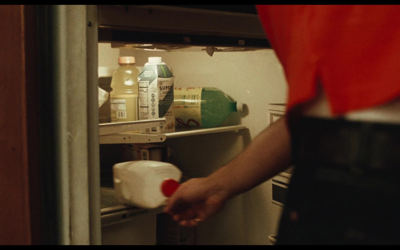 Kitu Super Coffee Sweet Cream Super Creamer in Euphoria S02E08 "All My Life, My Heart Has Yearned for a Thing I Cannot Name" (2022)