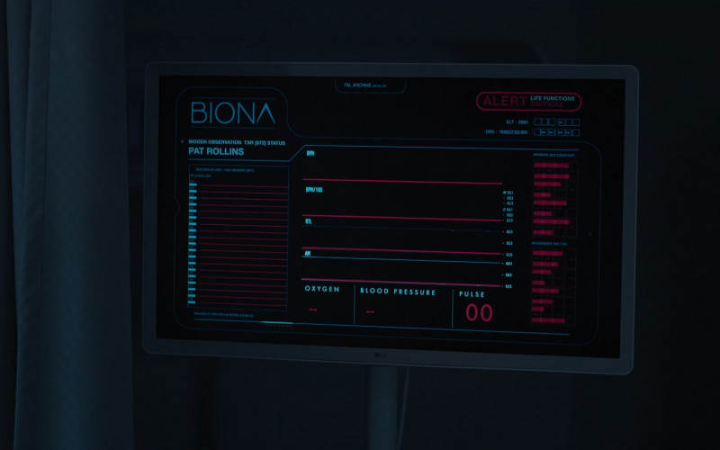LG Medical Monitor in Raising Dion S02E08 ISSUE #208 Who You Are (2022)