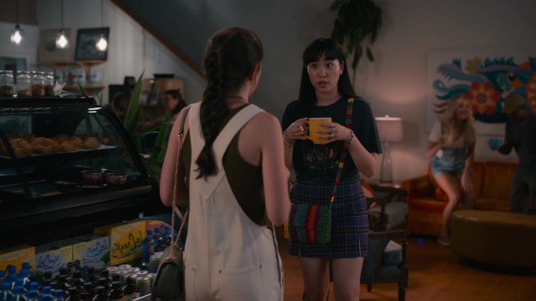 LaCroix Sparkling Water in Sweet Magnolias S02E05 Great Expectations (2022)