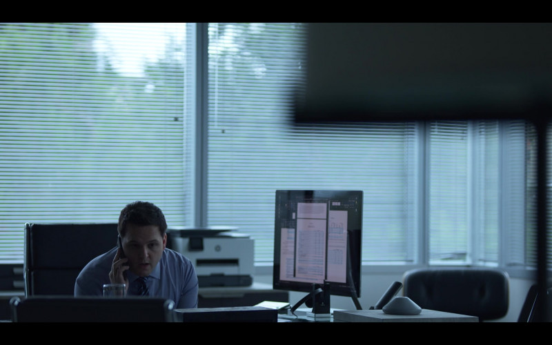 Logitech Headset of Derek DelGaudio as Bradley Hasling in Kimi (2022)