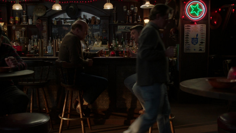 Lone Star Sign in Young Sheldon S05E14 A Free Scratcher and Feminine Wiles (2022)