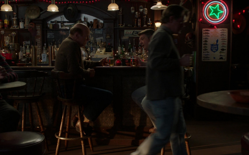 Lone Star Sign in Young Sheldon S05E14 A Free Scratcher and Feminine Wiles (2022)