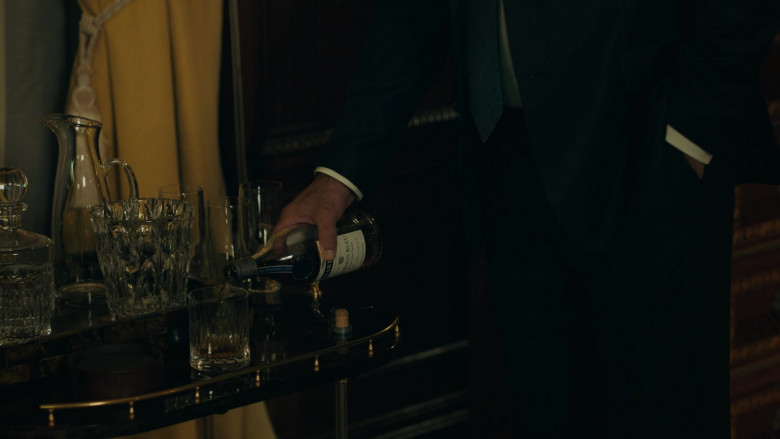 Martell Cognac in Billions S06E06 Hostis Humani Generis (2022)