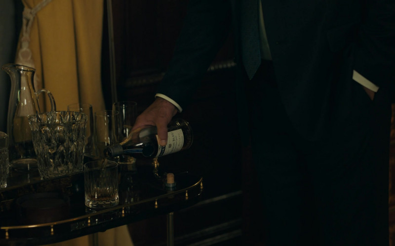 Martell Cognac in Billions S06E06 Hostis Humani Generis (2022)