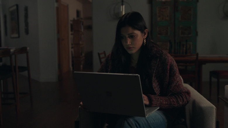 Microsoft Surface Laptop Computers Used by Cast Members in The Resident S05E14 Hell in a Handbasket (3)