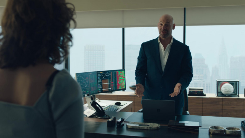 Microsoft Surface Laptop Computers in Billions S06E05 Rock of Eye (4)