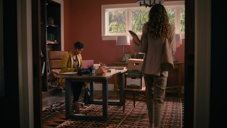 Microsoft Surface Laptop and Bankers Boxes of Heather Headley as Helen Decatur in Sweet Magnolias S02E04 Walk of Faith (1)