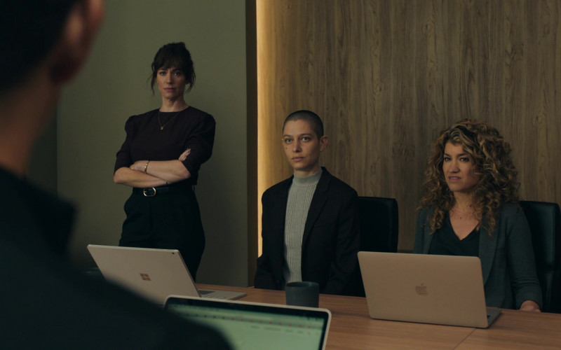 Microsoft Surface and Apple MacBook Laptops in Billions S06E03 STD (2022)