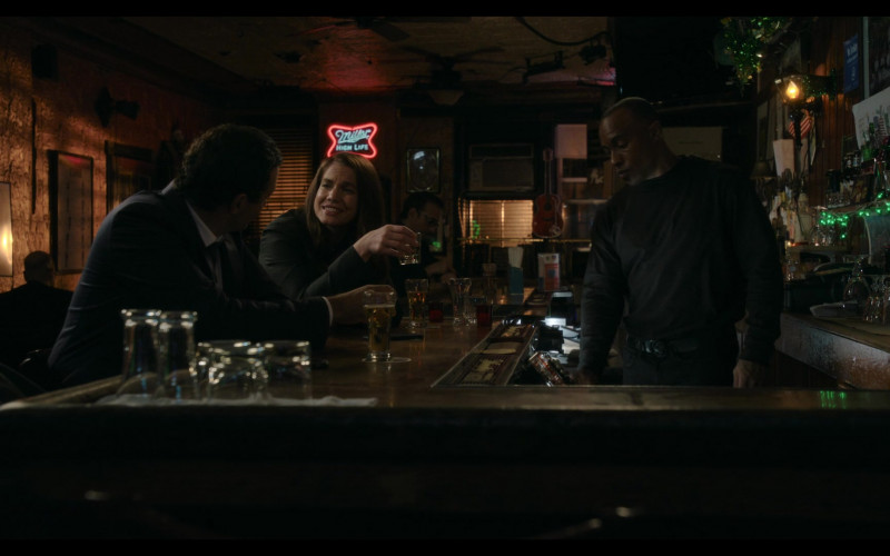 Miller High Life Beer Neon Sign in Inventing Anna S01E09 Dangerously Close (1)