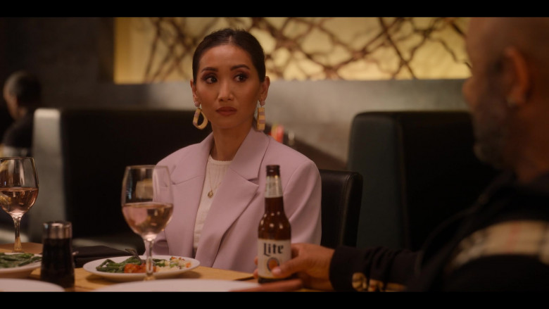 Miller Lite Beer in Dollface S02E08 Homecoming Queen (2)