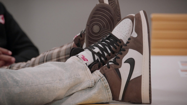 Nike Air Jordan 1 ‘Travis Scott' Sneakers in Black-ish S08E07 Sneakers by the Dozen (3)