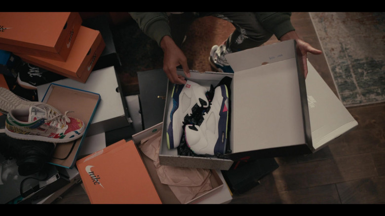 Nike Dunk Low SP and Nike Air Jordan V Sneakers in Bel-Air S01E03 Yamacraw (2022)