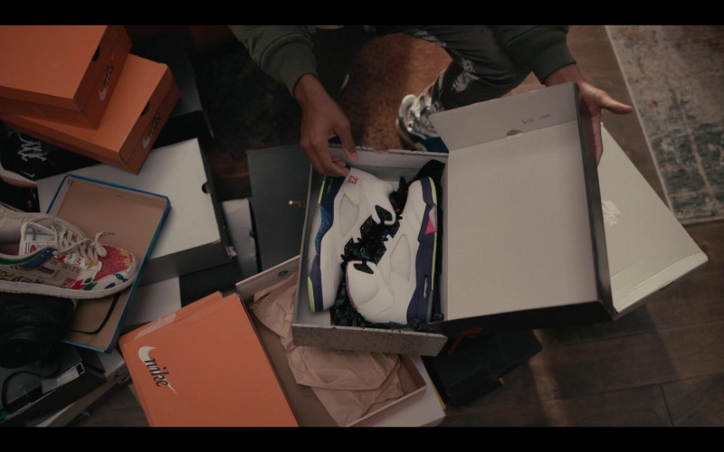 Nike Dunk Low SP and Nike Air Jordan V Sneakers in Bel-Air S01E03 Yamacraw (2022)