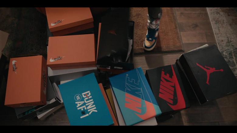 Nike Footwear Boxes in Bel-Air S01E03 Yamacraw (2)
