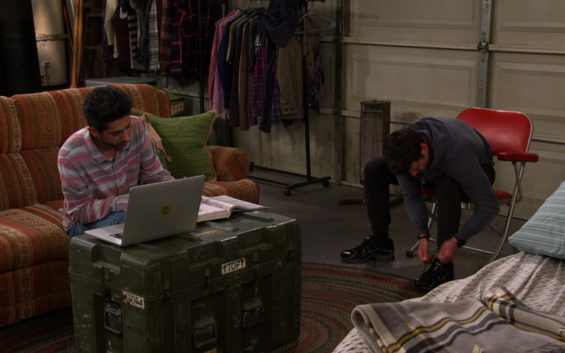 Nike Men's Sneakers of Parker Young as Riley in United States of Al S02E14 KissMaach (2022)