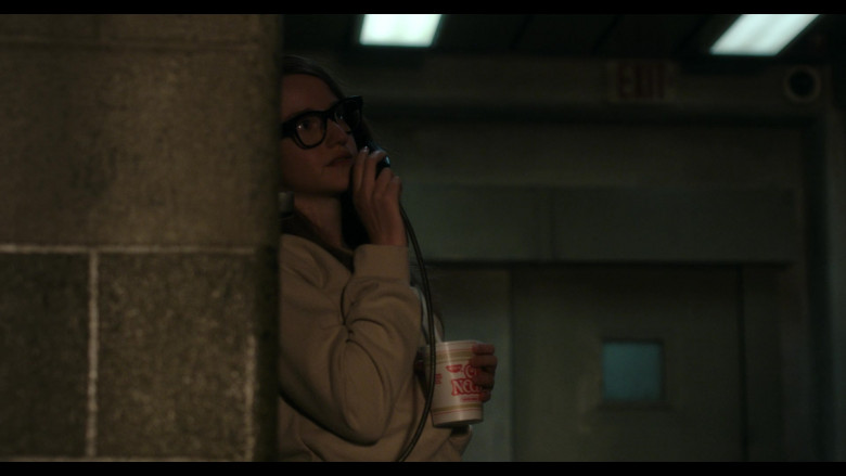 Nissin Cup Noodles Enjoyed by Julia Garner as Anna Delvey in Inventing Anna S01E09 TV Show (2)