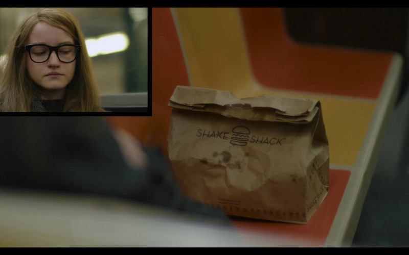 Shake Shack fast casual restaurant chain food in Inventing Anna S01E07 "Cash on Delivery" (2022)
