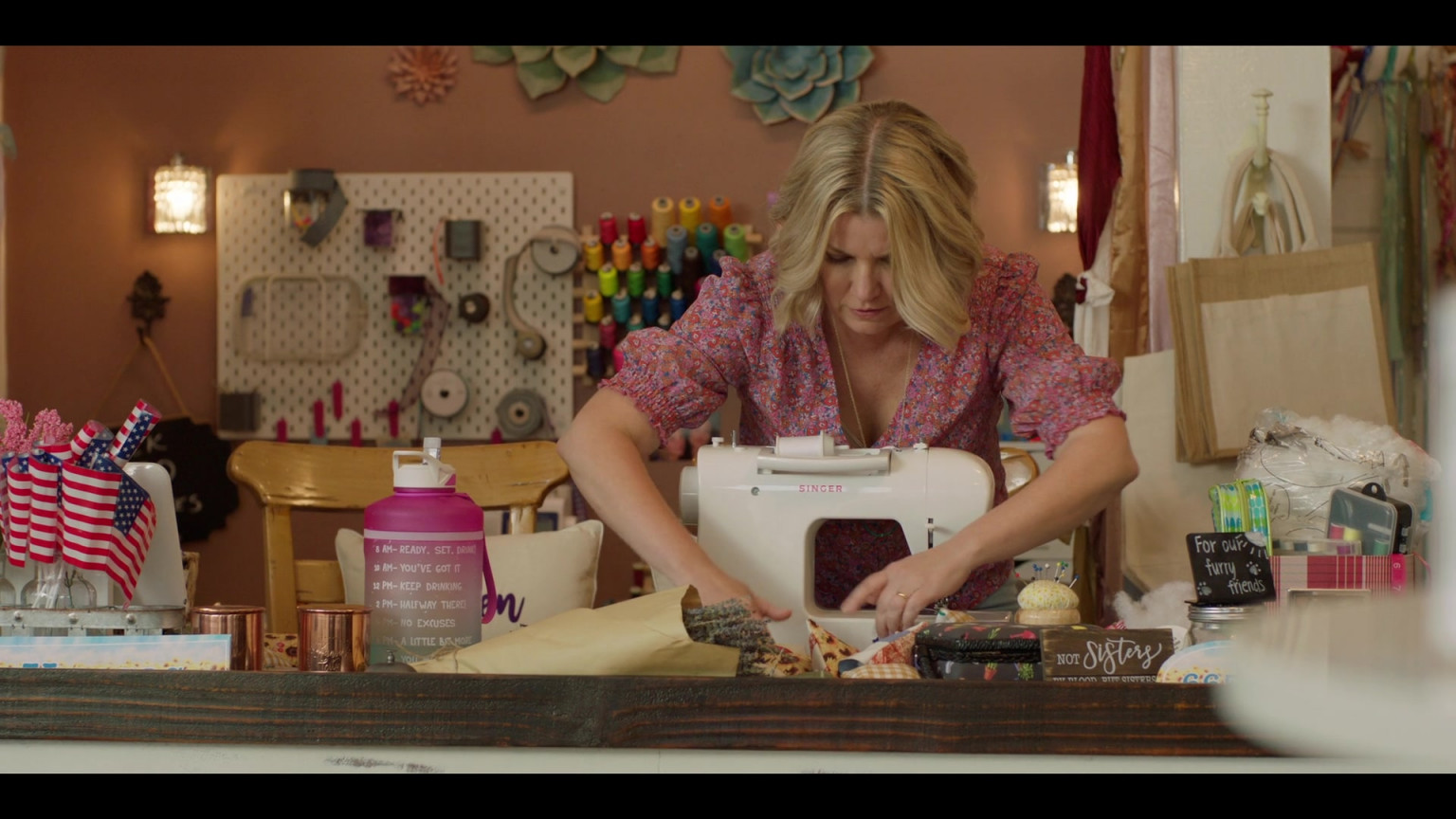 Singer Sewing Machine Of Mary Catherine Garrison As Tricia Miller In