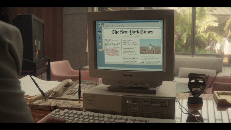 The New York Times Website in Pam & Tommy S01E05 Uncle Jim and Aunt Susie in Duluth (2022)