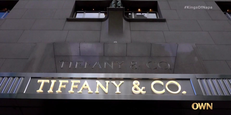 Tiffany & Co. Store in The Kings of Napa S01E05 How Stella Got Her Pilot Back (2022)