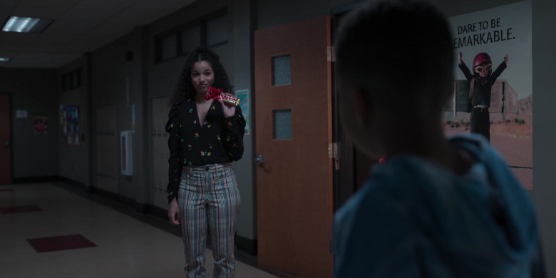Twix Chocolate Bar Held by Alisha Wainwright as Nicole Warren in Raising Dion S02E08 ISSUE #208 Who You Are (2022)