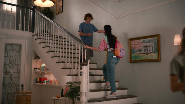 Vans Women’s Sneakers in Sweet Magnolias S02E08 The Rules of the Game (2022)