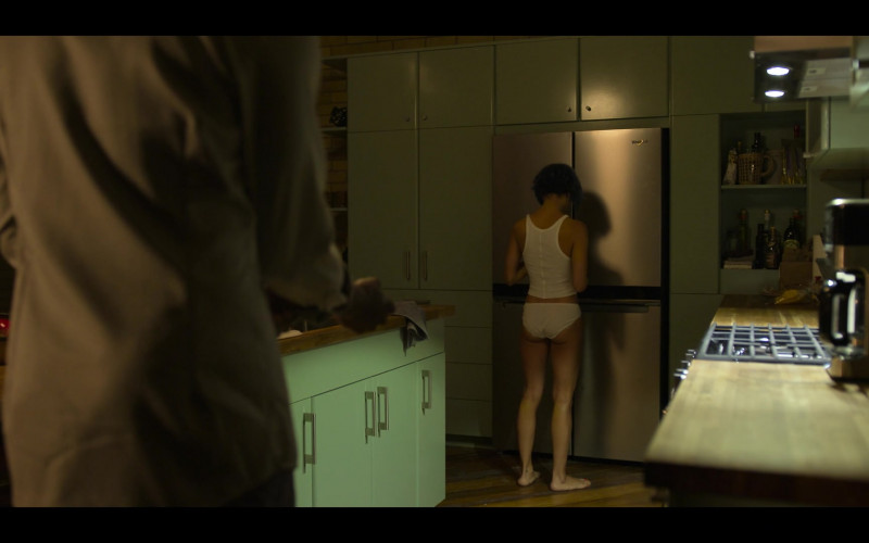 Whirlpool Refrigerator of Zoë Kravitz as Angela Childs in Kimi (2022)