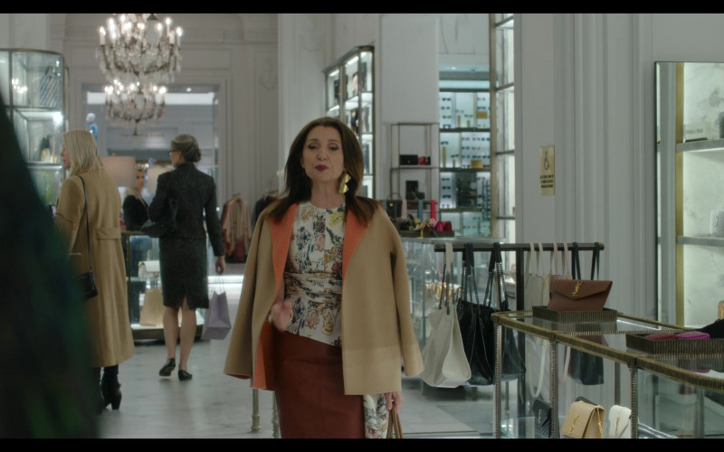 Yves Saint Laurent Bags in Inventing Anna S01E03 Two Birds, One Throne (1)