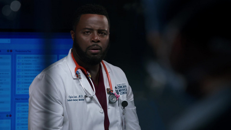3M Littmann Stethoscopes in Chicago Med S07E16 May Your Choices Reflect Hope, Not Fear (2)