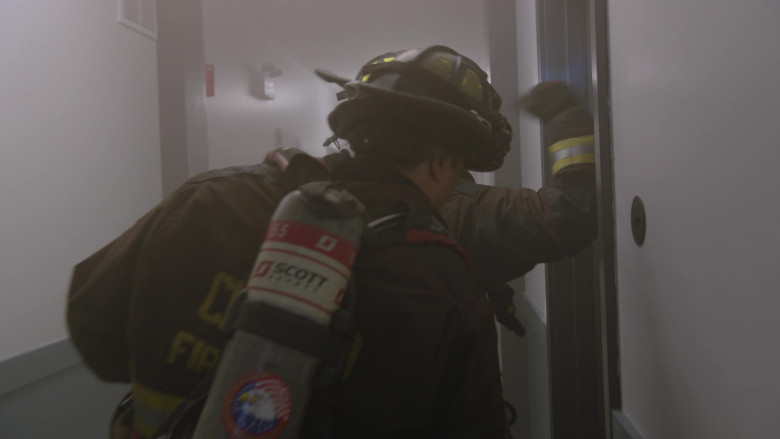 3M Scott SCBA in Chicago Fire S10E15 The Missing Piece (4)
