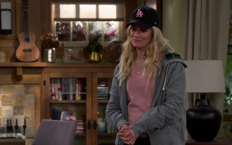 47 Los Angeles LA Dodgers Cap of Beth Behrs as Gemma in The Neighborhood S04E14 Welcome to the Big Little Leagues (2022)
