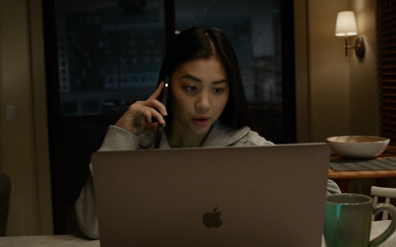 Apple MacBook Laptop in The Blacklist S09E11 The Conglomerate (3)