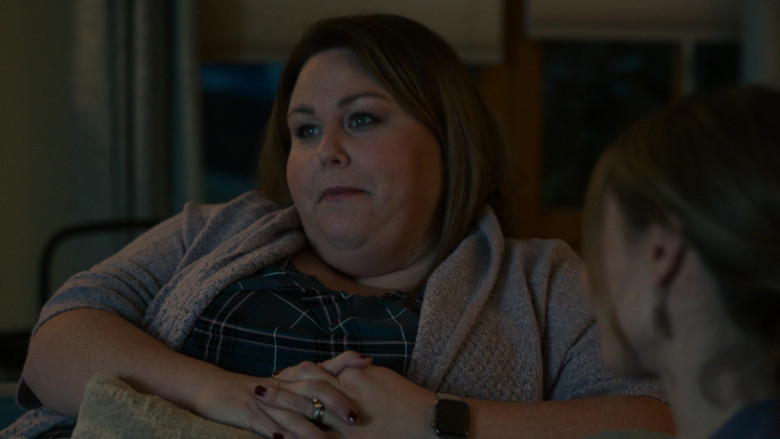 Apple Watch of Chrissy Metz as Kate Pearson in This Is Us S06E09 The Hill (2022)