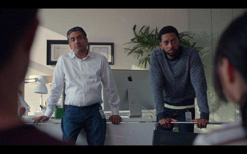 Apple iMac AIO Computer of Naveen Andrews as Sunny Balwani in The Dropout S01E06 Iron Sisters (1)