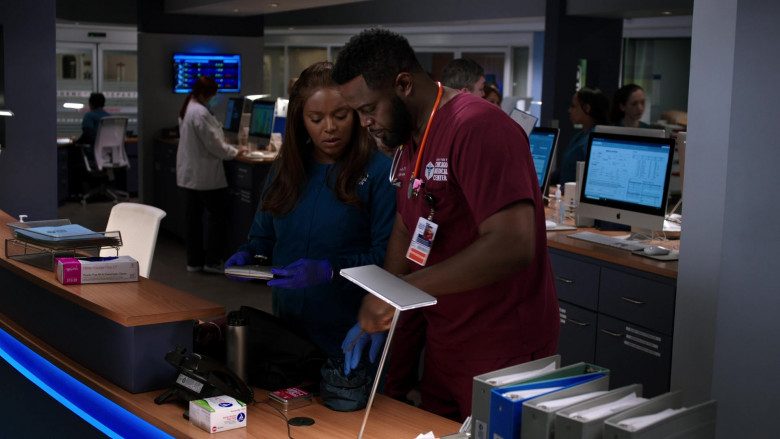 Apple iMac Computers in Chicago Med S07E15 Things Meant to Be Bent Not Broken (1)